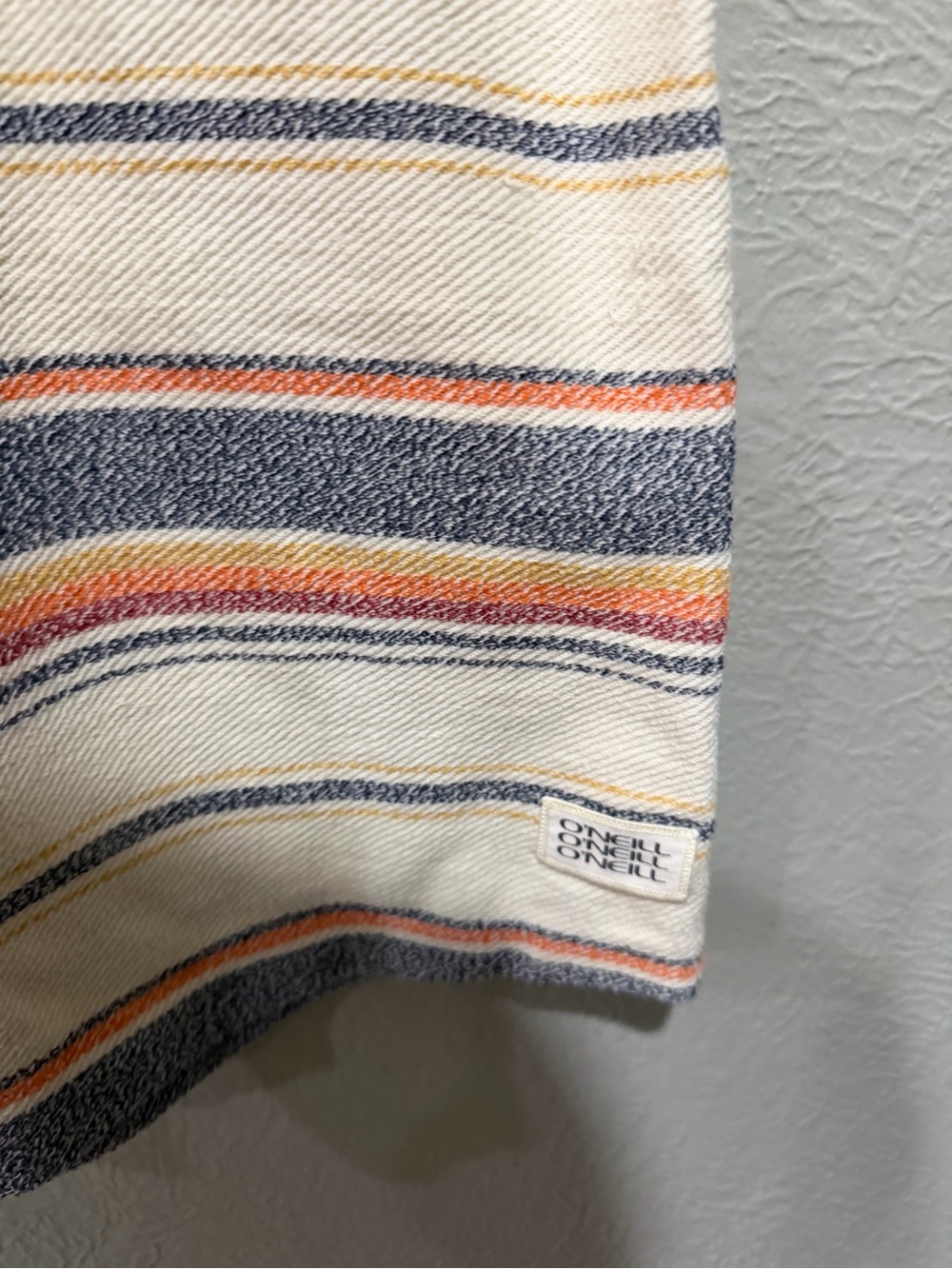 O'Neill Cream Knit Shorts with Blue & Orange Stripes Size M EUC - Picture 2 of 5